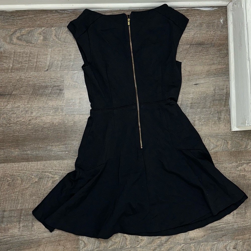 Banana Republic Women’s Short Sleeved Black A-Line Dress - Size 2P (Petite) - Picture 5 of 5